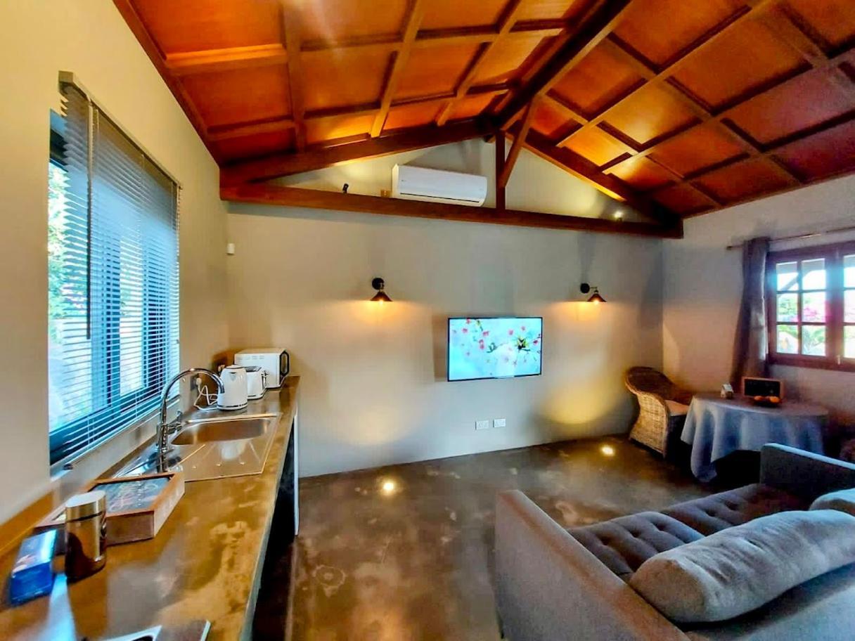 Lakaz Kannell - Vanilla Lodge, Secluded Outside Bath & Shower Infinity Pool Cap Malheureux Bagian luar foto