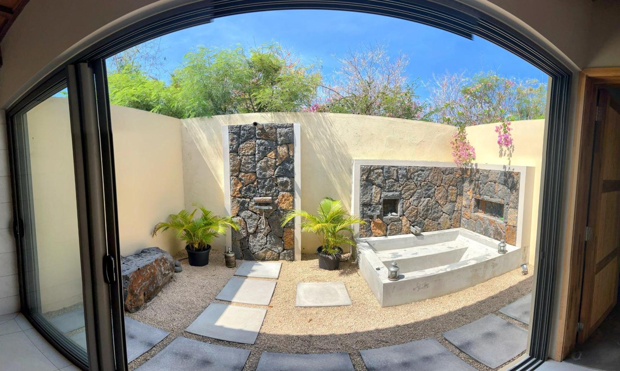 Lakaz Kannell - Vanilla Lodge, Secluded Outside Bath & Shower Infinity Pool Cap Malheureux Bagian luar foto