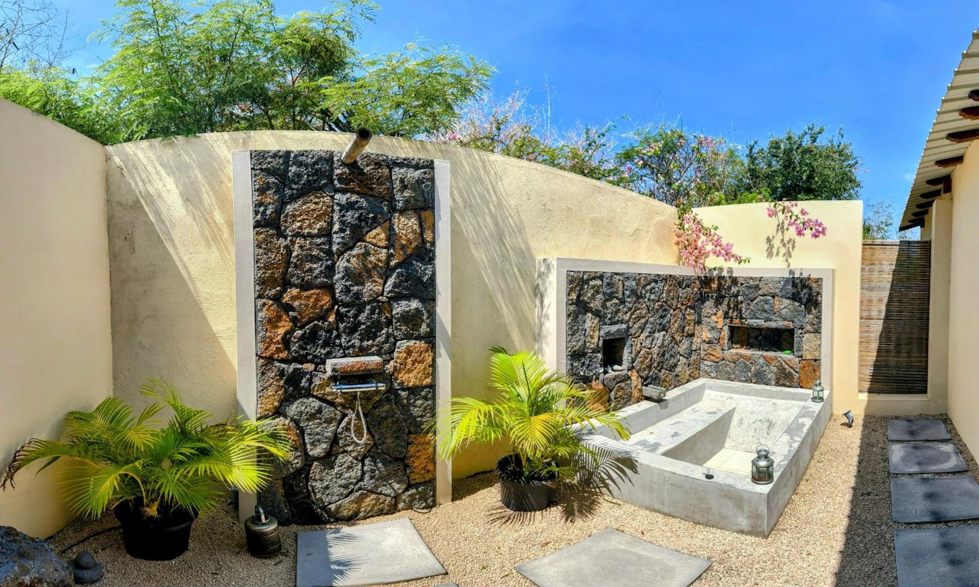 Lakaz Kannell - Vanilla Lodge, Secluded Outside Bath & Shower Infinity Pool Cap Malheureux Bagian luar foto